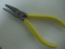 Load image into Gallery viewer, FavoriteUSA Concave/Half Round Ring Bending Plier 6-1/2