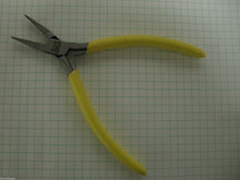 Load image into Gallery viewer, GERMAN STEEL 4-1/2" FLAT NOSE PLIER SMOOTH JAWS BOX JOINT HIGH QUALITY PLIERS
