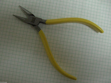 Load image into Gallery viewer, FavoriteUSA Jewelers Precision Chain Nose Plier Smooth Jaws 5" Made In Germany