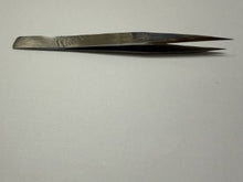 Load image into Gallery viewer, TWEEZERS AA STAINLESS STEEL ANTI-ACID 5" FINE TIP
