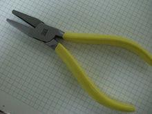 Load image into Gallery viewer, FavoriteUSA Concave/Half Round Ring Bending Plier 6-1/2
