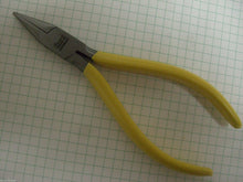 Load image into Gallery viewer, FavoriteUSA Jewelers Precision Chain Nose Plier Smooth Jaws 5&quot; Made In Germany
