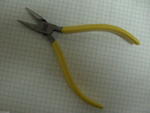 Load image into Gallery viewer, FavoriteUSA Jewelers Precision Chain Nose Plier Smooth Jaws 5&quot; Made In Germany

