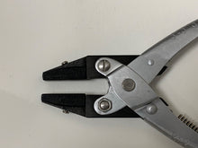 Load image into Gallery viewer, Parallel Plier 5-1/2&quot; Inch 140mm Long Flat Smooth Plastic Jaws With Spring

