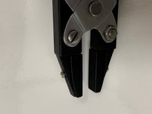 Load image into Gallery viewer, Parallel Plier 5-1/2&quot; Inch 140mm Long Flat Smooth Plastic Jaws With Spring
