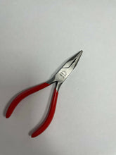 Load image into Gallery viewer, VIGOR # 704 1/2 CHAIN NOSE Milled Jaws- Made In Sweden
